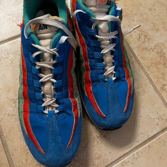 Nike Air Max Sneakers - Picture 1 of 2